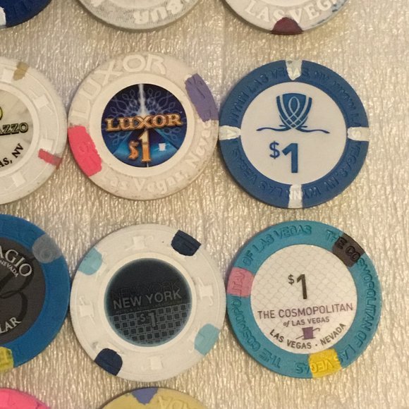 Las Vegas Casino chip collection Games Very Cool Colorful Lot Of 22